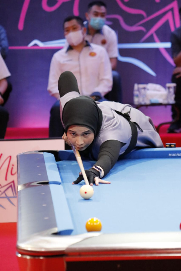Episode Perdana Turnamen Biliar Hot Nine di iNews, 2 Atlet Biliar Wanita Nasional Nony Krystianti dan Poppy Puspita Saling Berhadapan