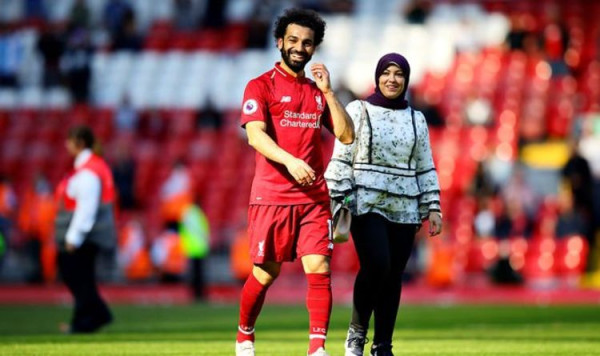 Perkenalkan, Ini 5 WAGs Pesepak Bola Muslim Paling Menawan