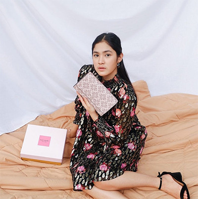 Tampil Trendy dengan Tas Kecil, Gaya 3 Artis Ini Bisa Ditiru