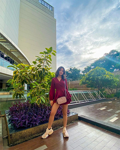 Tampil Trendy dengan Tas Kecil, Gaya 3 Artis Ini Bisa Ditiru