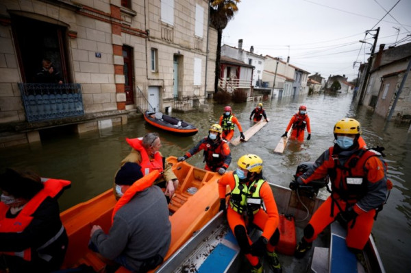 Prancis Barat Daya Dilanda Banjir Besar, Wilayah Paris Siaga
