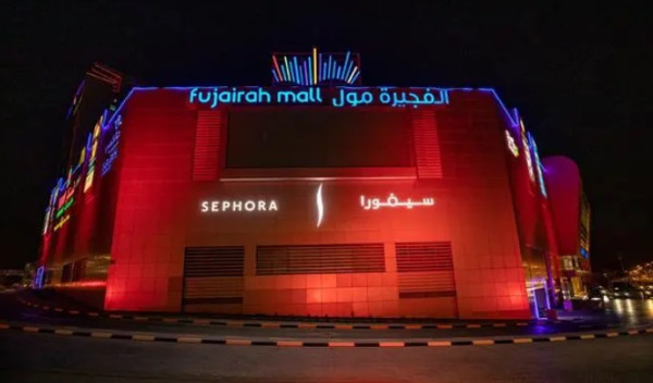 Misi UEA Tiba di Planet Mars, Berbagai Bangunan di Arab Jadi Merah