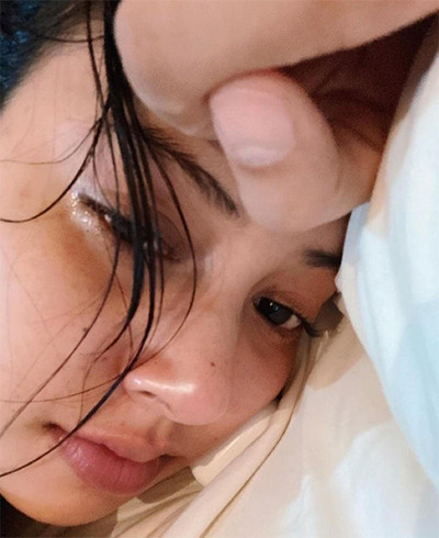 Curhat dengan Mata Basah dan Sembab, Kalimat Pilu Aurelie Moeremans Picu Kekhawatiran