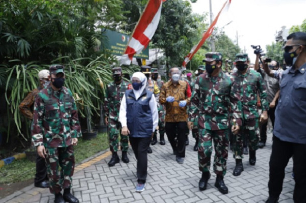 Panglima TNI Tinjau Pelaksanaan PPKM Skala Mikro di Surabaya