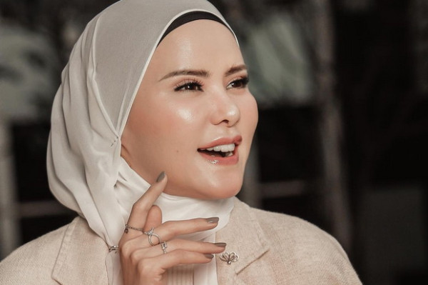 Artis-Artis Berdarah Tionghoa Ini Pilih Islam sebagai Agamanya