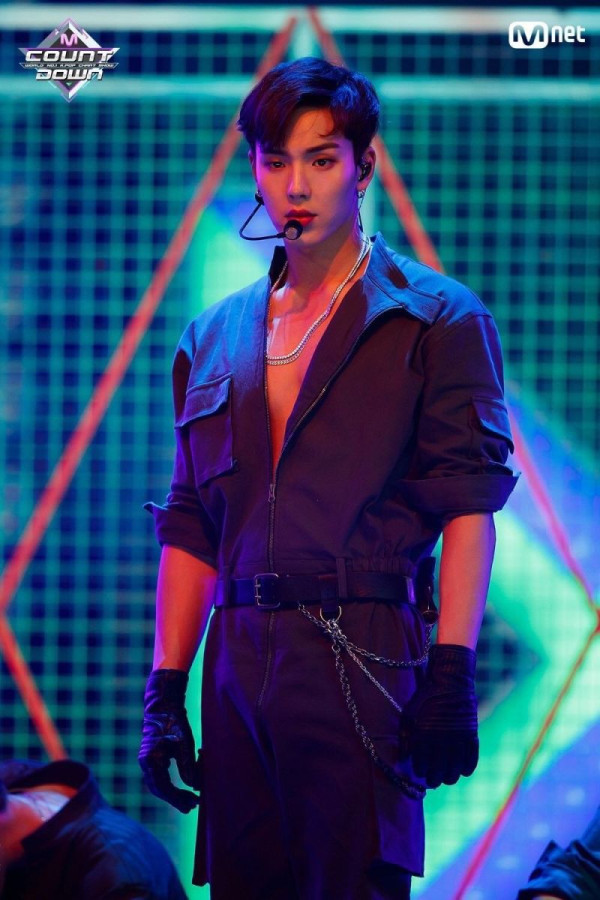 5 Idol Pria dan Wanita Terseksi 2021 serta Berkepribadian Menarik Menurut Grup K-Pop