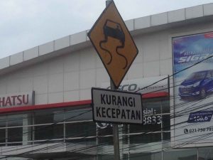 Cermati! Ini Arti Warna Dasar Rambu Lalu Lintas