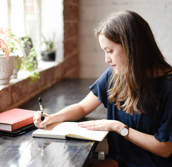 7 Cara Menulis Surat Cinta yang Efektif Menurut Ahli