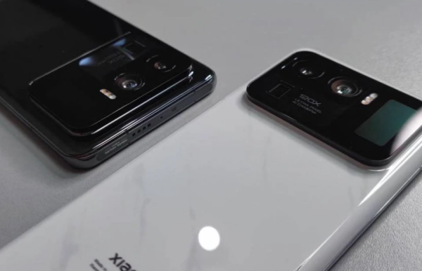 Dahsyat, Xiaomi Mi 11 Ultra Punya Layar Kecil di Tonjolan Kameranya