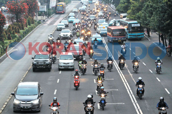 4 Kebijakan Publik Berlawanan Anies dan Ahok