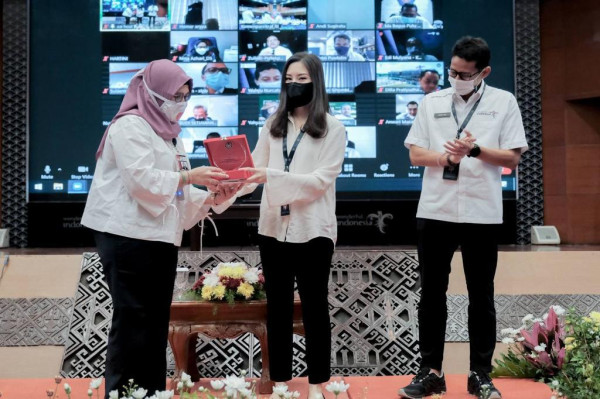 Kolaborasi Bersama Luhut Binsar Panjaitan, Sandiaga Uno Targetkan Realisasi Pembukaan Lapangan Kerja Sebelum Lebaran