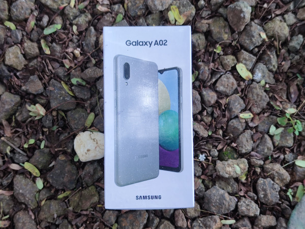Unboxing, Harga, dan Spesifikasi Galaxy A02, Ponsel Sejutaan Berdesain Denim