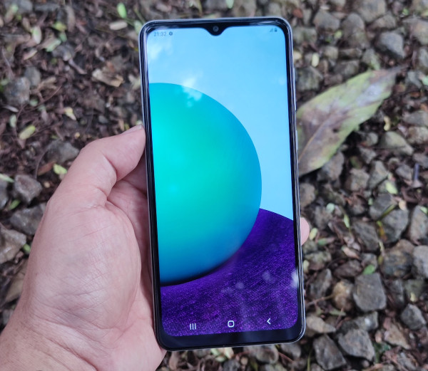 Unboxing, Harga, dan Spesifikasi Galaxy A02, Ponsel Sejutaan Berdesain Denim