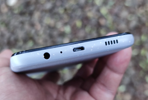 Unboxing, Harga, dan Spesifikasi Galaxy A02, Ponsel Sejutaan Berdesain Denim
