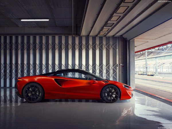 McLaren Artura, Mobil McLaren Pertama dengan Bantuan Berkendara