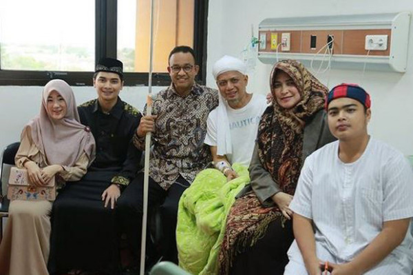 Melihat Potret Kemesraan Anies dengan Ulama Kharismatik