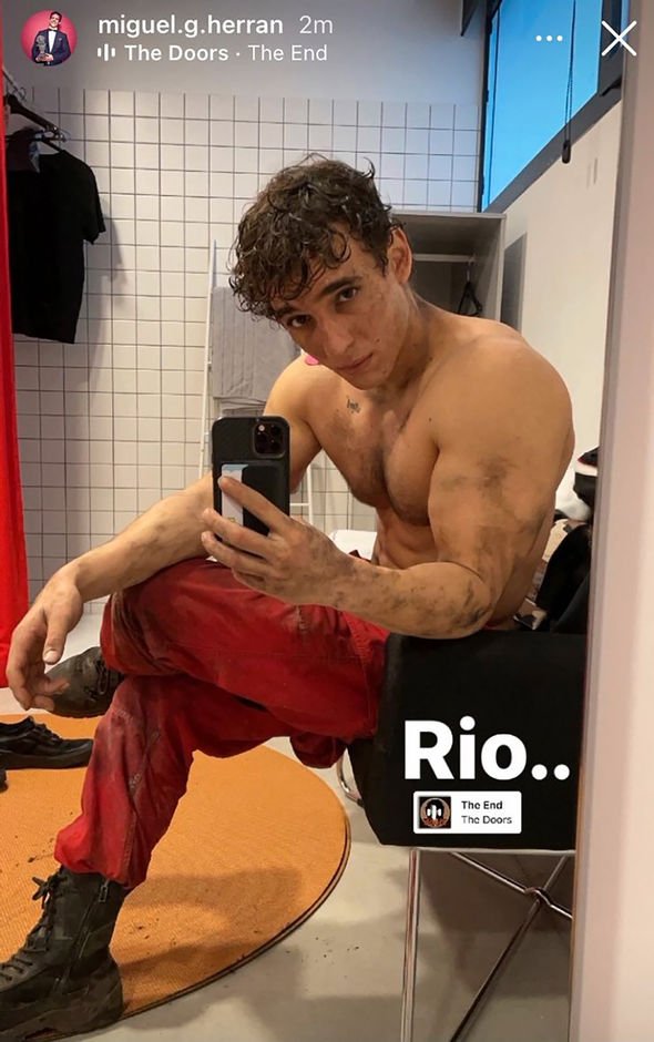 Foto BTS 'Money Heist' Season 5 Pertanda Nasib Rio Berakhir Buruk?