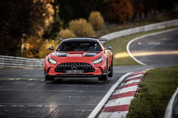 Mobil Terkencang di Dunia Ingin Jadi Raja Nurburgring