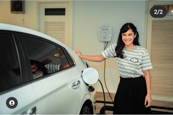 Makin Asyik, 3 Bulan Hubungan Mesra Dian Sastro dan Hyundai Ioniq