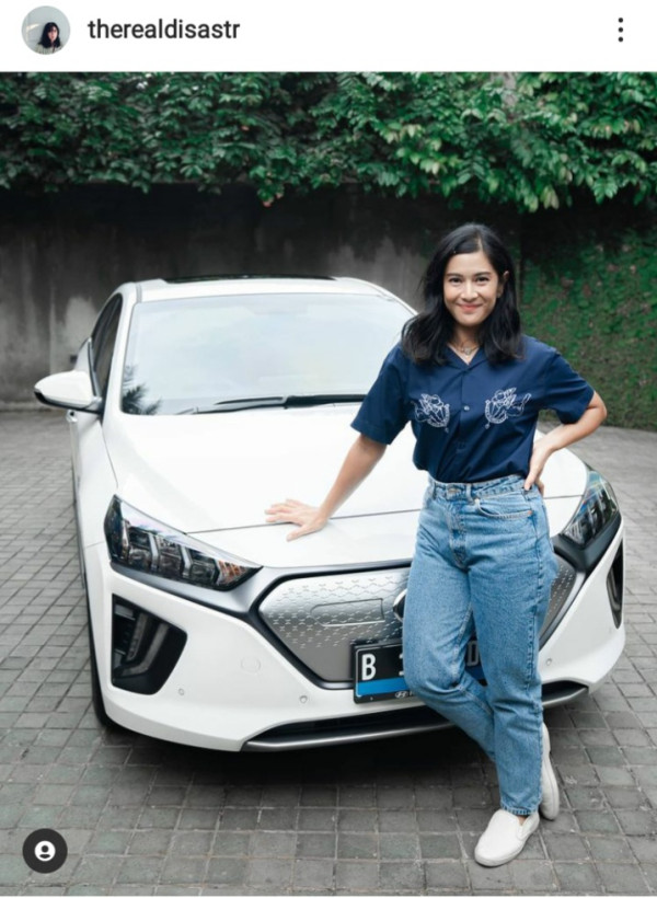 Makin Asyik, 3 Bulan Hubungan Mesra Dian Sastro dan Hyundai Ioniq