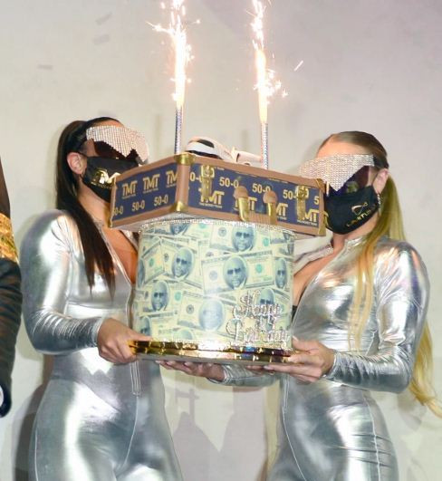 Mengintip Keseruan Glamournya Pesta Ulang Tahun Floyd Mayweather