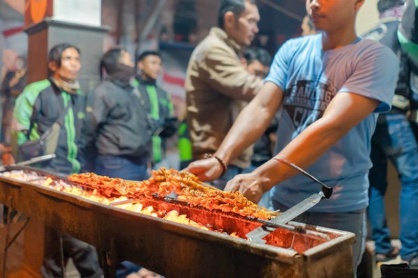 Kisah Sate DJ, Kuliner Favorit Warga Bandung yang Tak Lekang oleh Teknologi