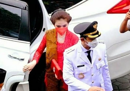 Gibran Rakabuming Tampil Kekinian saat Dilantik Jadi Wali Kota Solo