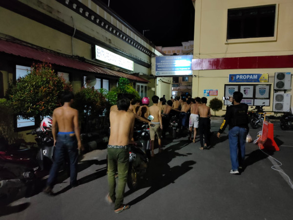 Pelaku Balap Liar Kocar-kacir dan Serang Polisi, Puluhan Pemuda Akhirnya Diamankan