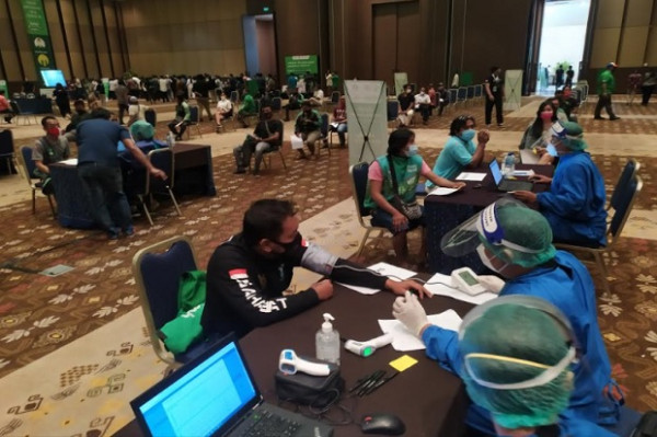 Gerak Cepat Bangkitkan Bali, Sandiaga Uno Cek Pusat Vaksin untuk Pekerja Pariwisata