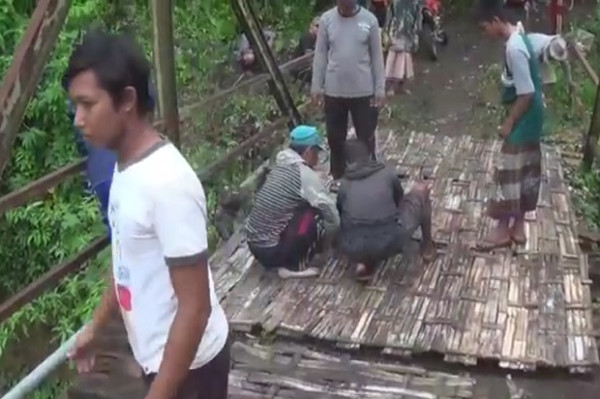 Terkikis Air Jembatan Kukusan di Situbondo Putus, 800 Kepala Keluarga Terisolir