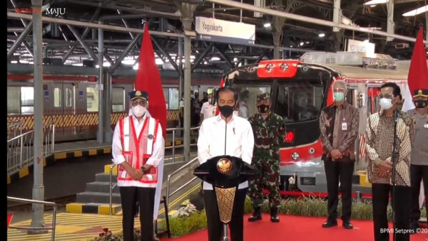 Resmikan KRL Jogja-Solo, Jokowi: Lebih Cepat & Hemat
