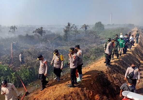 Kapolda Aceh Turun Langsung ke Titik Api Karhutla Aceh Barat dan Nagan Raya