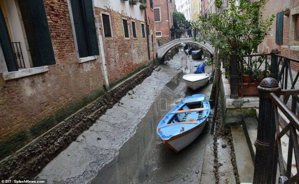 Usai Banjir Besar 3 Bulan Lalu, Air Kanal di Venesia Surut