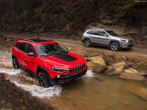 CEO Stellantis Siap Copot Nama Jeep Cherokee Jika Memang Bermasalah
