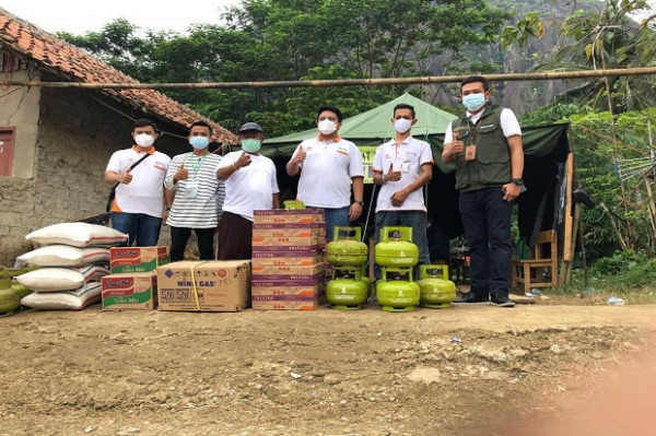 Hadir untuk Korban Bencana, Pos Indonesia Kembali Salurkan Bantuan di Purwakarta
