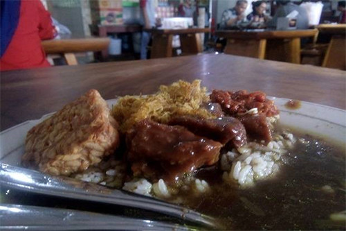 Jadi Sup Terenak di Asia, Ini Tiga Rawon Legendaris Surabaya
