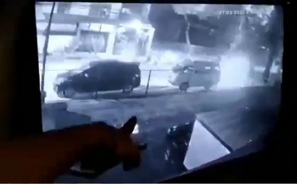 Viral Tabrakan Maut BMW vs Honda Jazz di Cipete, Mobil Melaju Kencang Mirip di Arena Balapan