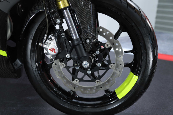 CBR150R Custom Berzirah Karbon Ini Lebih Sangar dan Berotot!