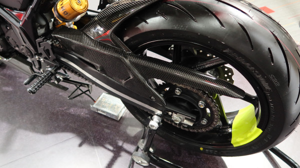 CBR150R Custom Berzirah Karbon Ini Lebih Sangar dan Berotot!