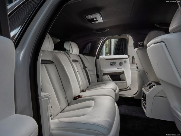 Rolls-Royce Ghost Meluncur di Indonesia, Apa Saja Istimewanya?