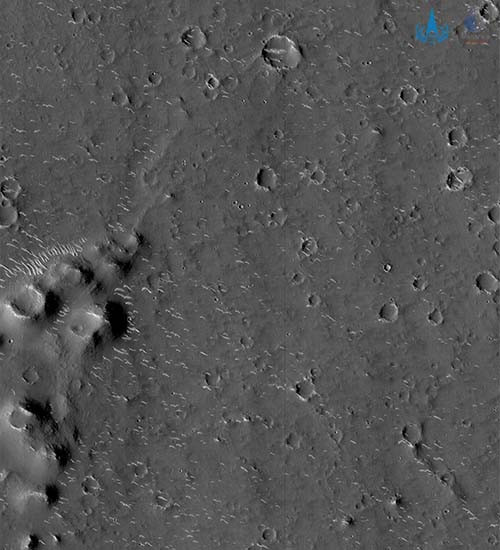 Pesawat Ruang Angkasa China Bagikan Foto Penampakan Mars dari Jarak 350 Km