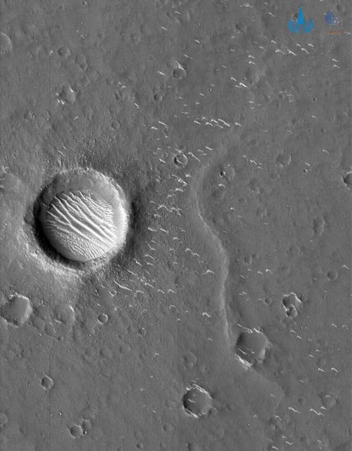 Pesawat Ruang Angkasa China Bagikan Foto Penampakan Mars dari Jarak 350 Km