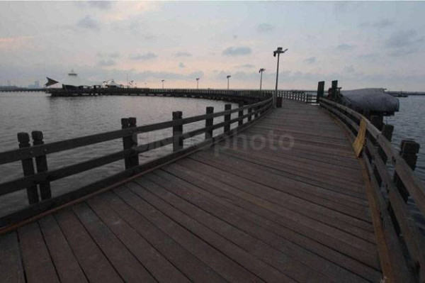 Rekreasi di Balik Cerita si Manis Jembatan Ancol