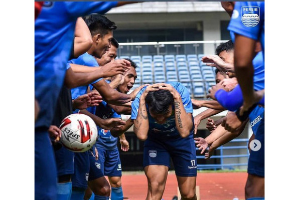 Gabung Latihan, Ferdinand Kena Ospek Pemain Persib