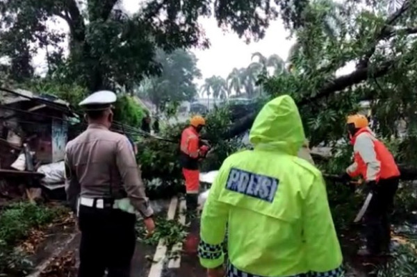 Puluhan Rumah di Tasikmalaya Rusak Disapu Angin Puting Beliung