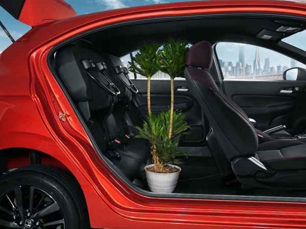 Terlalu Lega, Kabin Honda City Hatchback RS Bisa Diubah Jadi Kasur