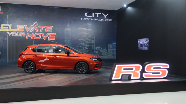 Terlalu Lega, Kabin Honda City Hatchback RS Bisa Diubah Jadi Kasur