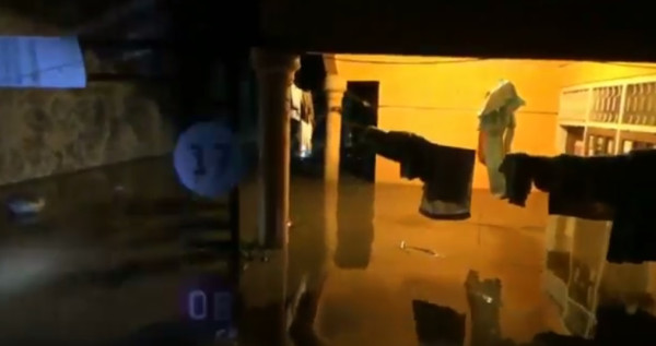 Ratusan Rumah di Pasuruan Diterjang Banjir, Jalur Pantura Ditutup