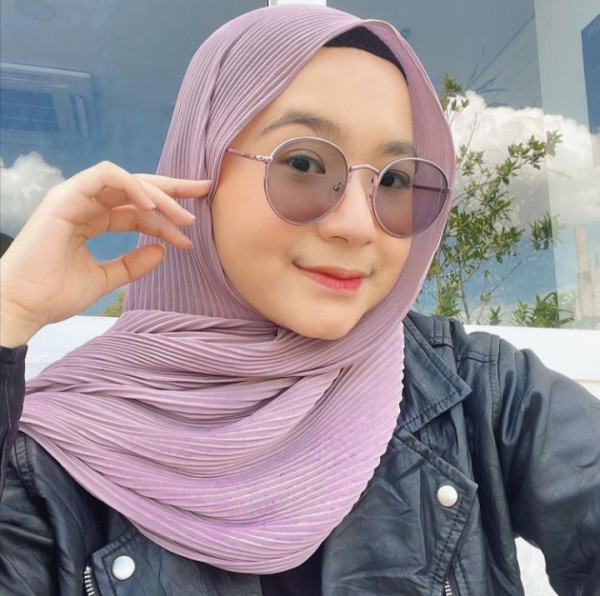 5 Tren Warna Gaya Pasmina Plisket untuk 2021