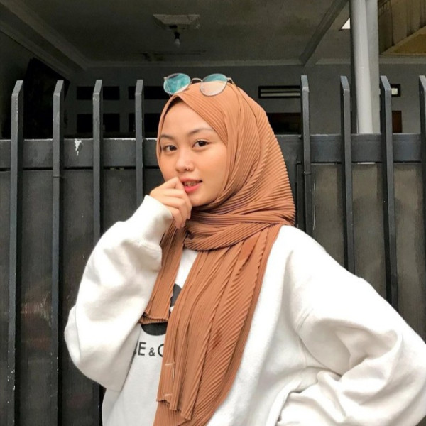 5 Tren Warna Gaya Pasmina Plisket untuk 2021